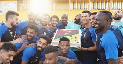 نجوم النصر يفاجئون كريستيانو رونالدو