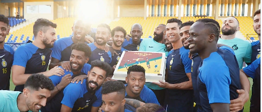 نجوم النصر يفاجئون كريستيانو رونالدو