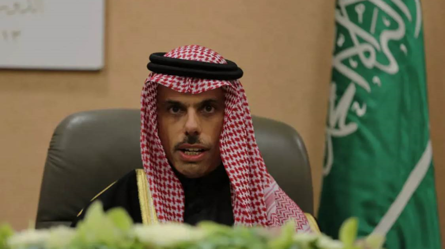 فيصل بن فرحان يصل دافوس لترؤس وفد السعودية بالمنتدى الاقتصادي العالمي