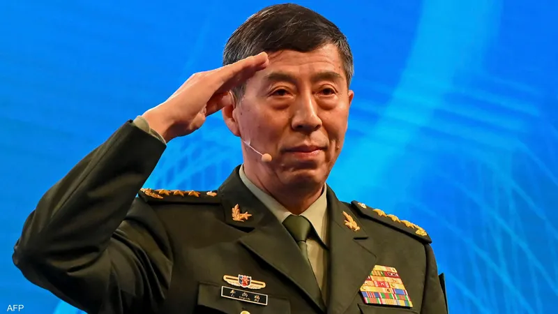 إقالة وزير الدفاع الصيني من منصبه