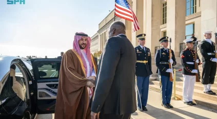 خالد بن سلمان يبحث التعاون ومستجدات الأوضاع مع نظيره الأمريكي وبلينكن