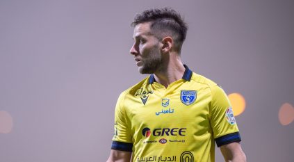 ألفارو ميدران حائر بين التعاون والاتفاق