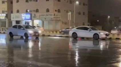 توقعات باستمرار أمطار السعودية حتى بداية مايو