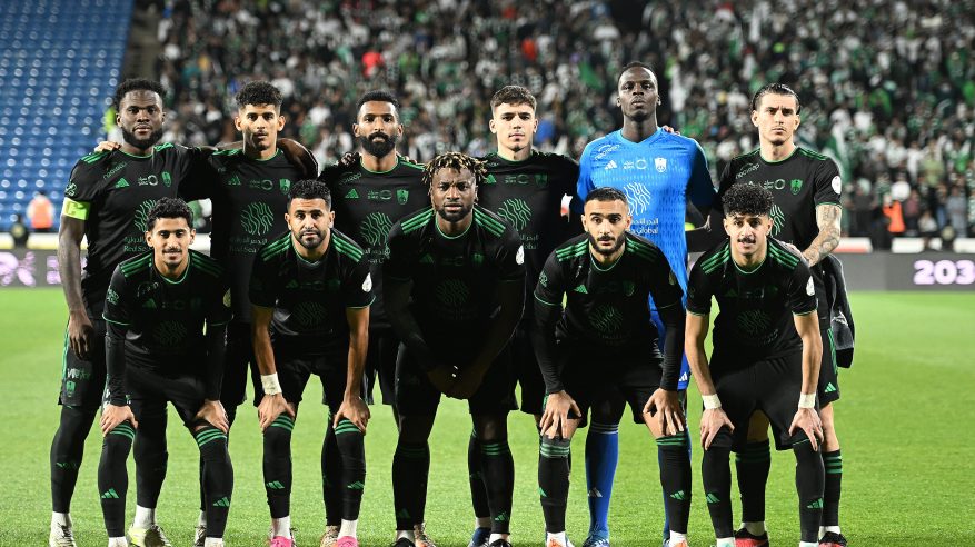 النادي الأهلي يُنهي عقدة أبها
