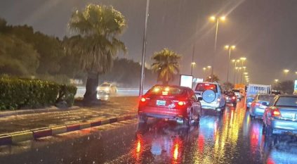 أمطار المساء تزين الأجواء في المدن السعودية