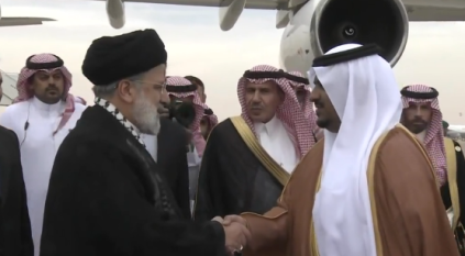 الرئيس الإيراني يصل الرياض للمشاركة في القمة العربية الإسلامية غير العادية