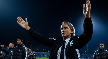 هل يكون مانشيني ثالث أجنبي يقود المنتخب السعودي لـ اللقب الـ4 في كأس آسيا ؟