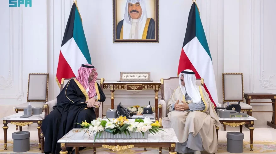 ولي عهد الكويت يستقبل تركي بن محمد ويبحثان العلاقات الثنائية