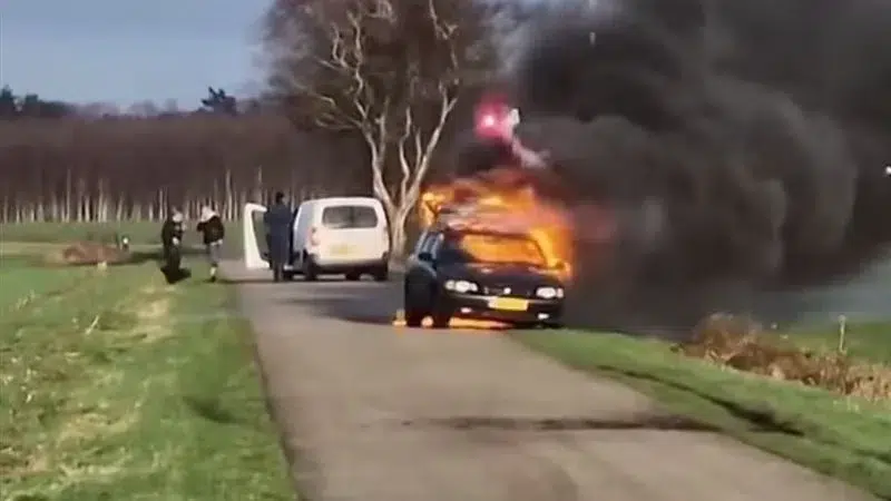 انفجار سيارة محملة بالألعاب النارية في هولندا