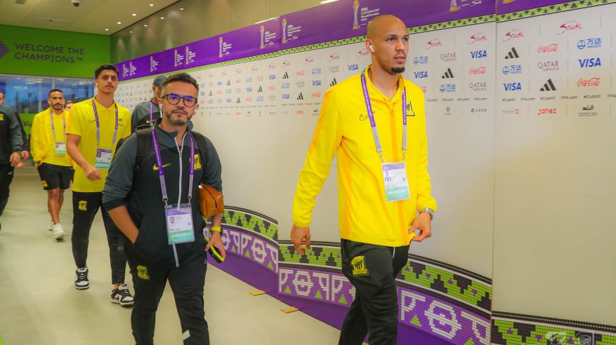 نجوم الاتحاد يصلون ملعب الجوهرة