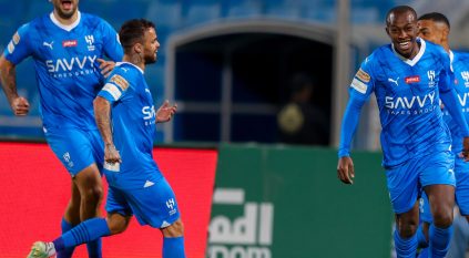 الهلال يوسع الفارق مع النصر لـ 10 نقاط بثنائية في الوحدة