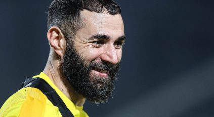 هل يرحل كريم بنزيما عن الاتحاد بعد هجوم الجماهير ؟