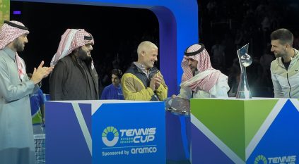 تتويح ألكاراز بكأس موسم الرياض للتنس بالفوز على دجوكوفيتش