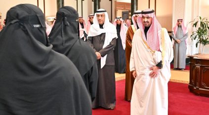 نائب أمير تبوك يستقبل وكلاء ومنسوبي الإمارة
