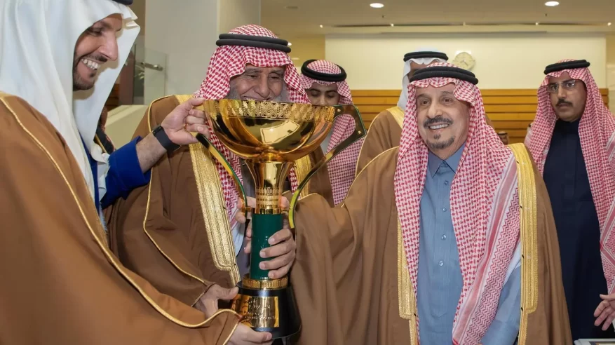 أمير الرياض يحضر أولى السباقات الكبرى على كأسي ولي العهد للخيل
