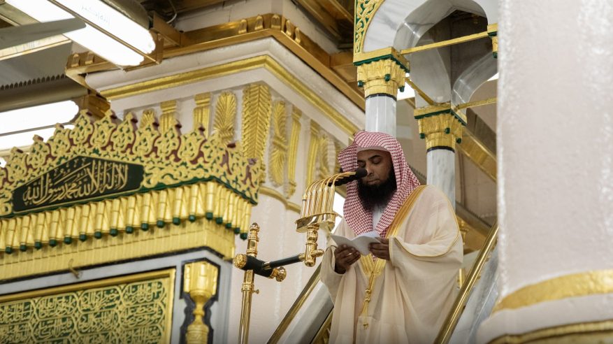 خطيب المسجد النبوي : من ساءت أخلاقه طاب فراقه