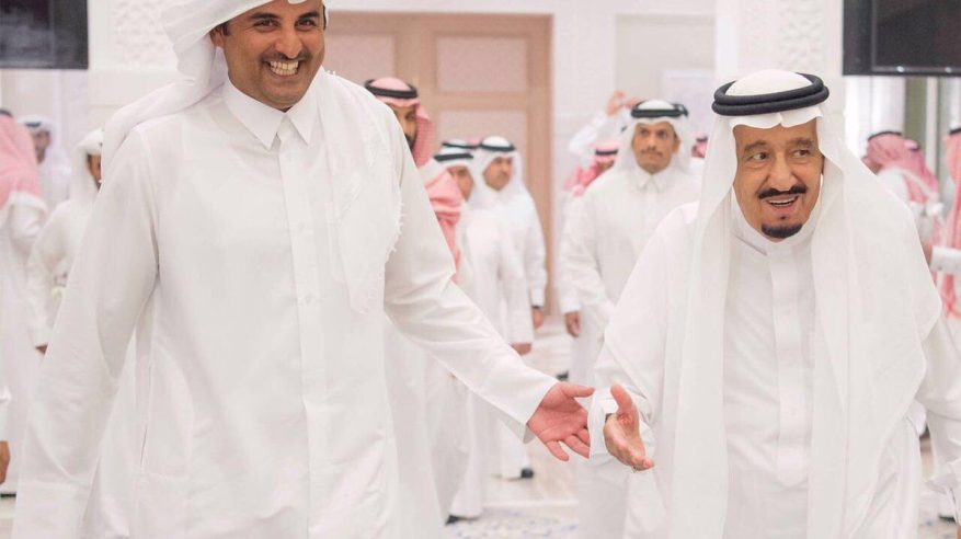 الملك سلمان يهنئ الشيخ تميم باليوم الوطني القطري: علاقاتنا أخوية مميزة