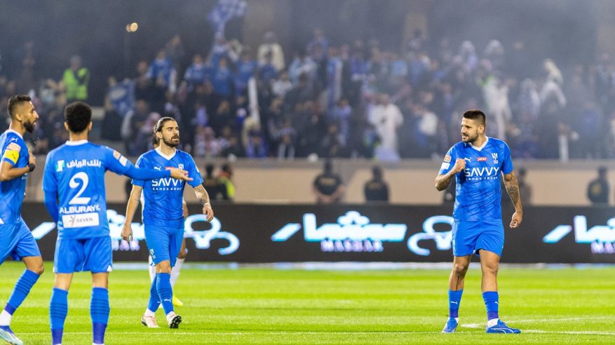 الهلال يسعى لمعادلة رقم نصر كارينيو