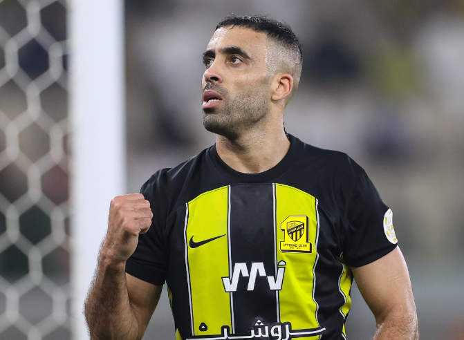 عبدالرزاق حمدالله يخطف الأنظار من نجوم الاتحاد