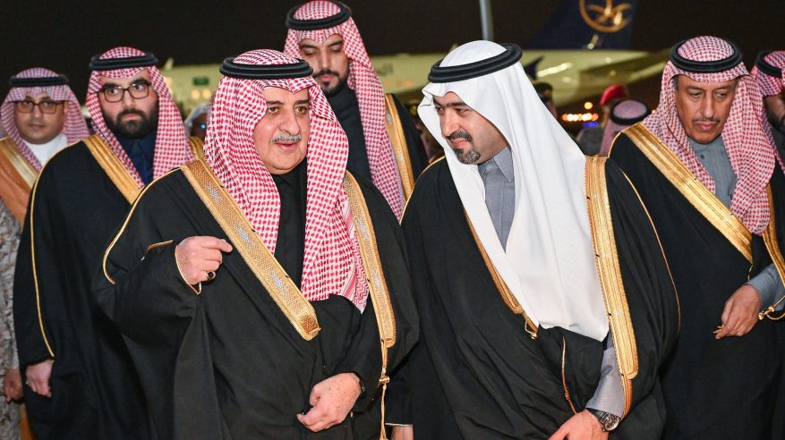 خالد بن سعود يصل تبوك لمباشرة مهام عمله وفهد بن سلطان في استقباله