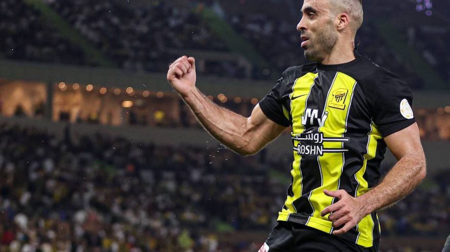 عبدالرزاق حمدالله يُحدد ناديه الجديد بعد توديع الاتحاد