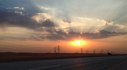 اليوم دخول المربعانية الشمس تغرب جهة القبلة تمامًا في الرياض
