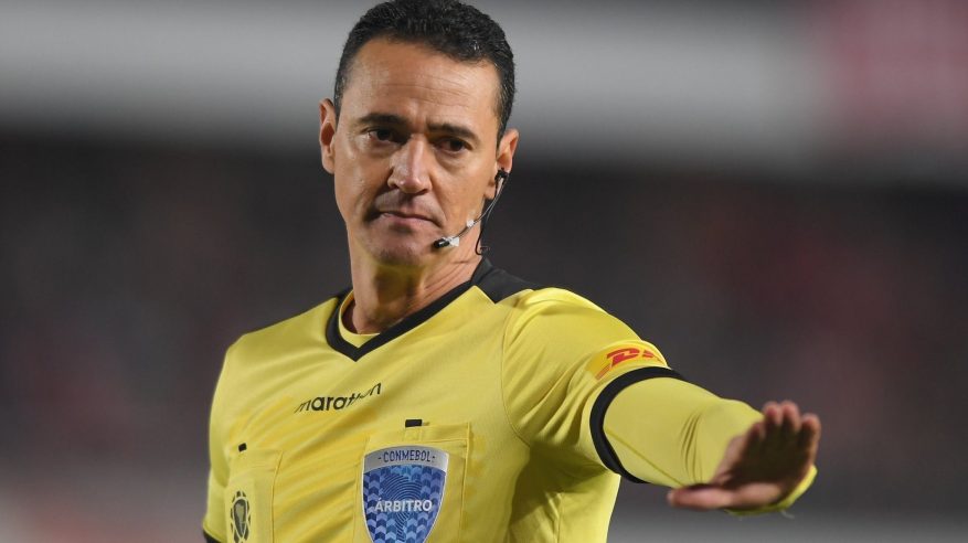 كولومبي يُدير ديربي الهلال والنصر