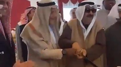 أمير ‎الكويت يحضر مأدبة غداء مع الفيصل في مزرعة عزايز
