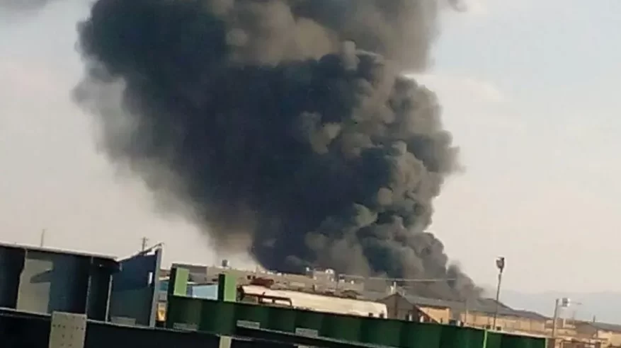 حريق هائل يلتهم مصنعاً في إيران وسقوط جرحى