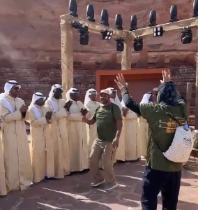 تنظيم مميز لسباق درب العلا‬⁩ وتفاعل مع عروض الفلكلور