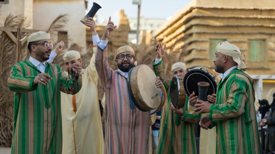 إقبال كبير على مهرجان قمم للفنون الأدائية الجبلية في بسطة القابل