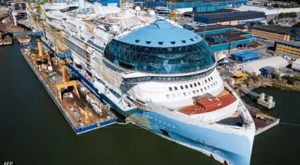 أكبر سفينة سياحية في العالم تبدأ أول رحلة