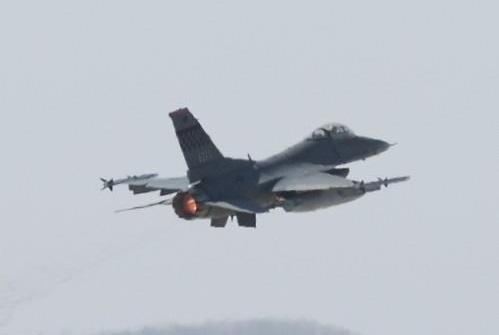 تحطم مقاتلة أمريكية طراز إف-16 قبالة سواحل كوريا الجنوبية