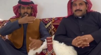 غانم الشراري يحكي قصة استضافته لرحالة فرنسية شاهدها نائمة في الصحراء