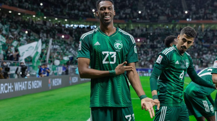 محمد كنو أفضل لاعبي الأخضر بكأس آسيا 2023
