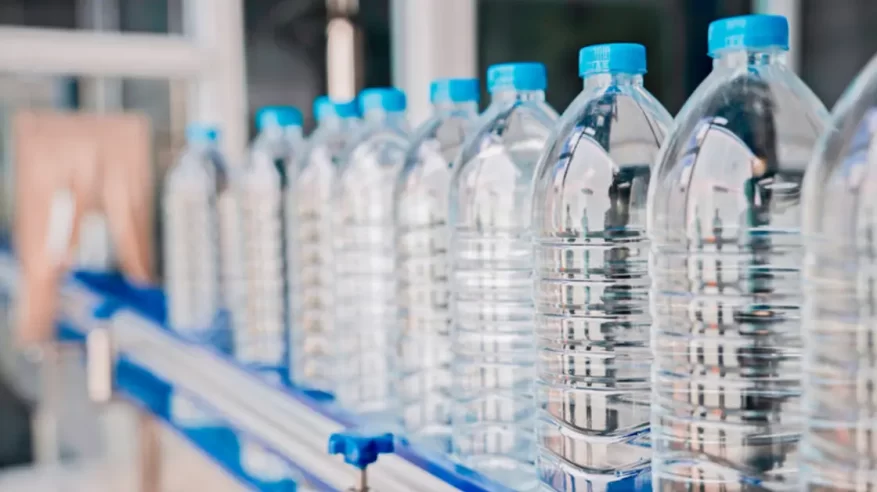 معلومة صادمة حول زجاجات المياه