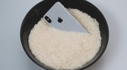 أبل تحذر من استخدام الأرز في تجفيف هواتف آيفون