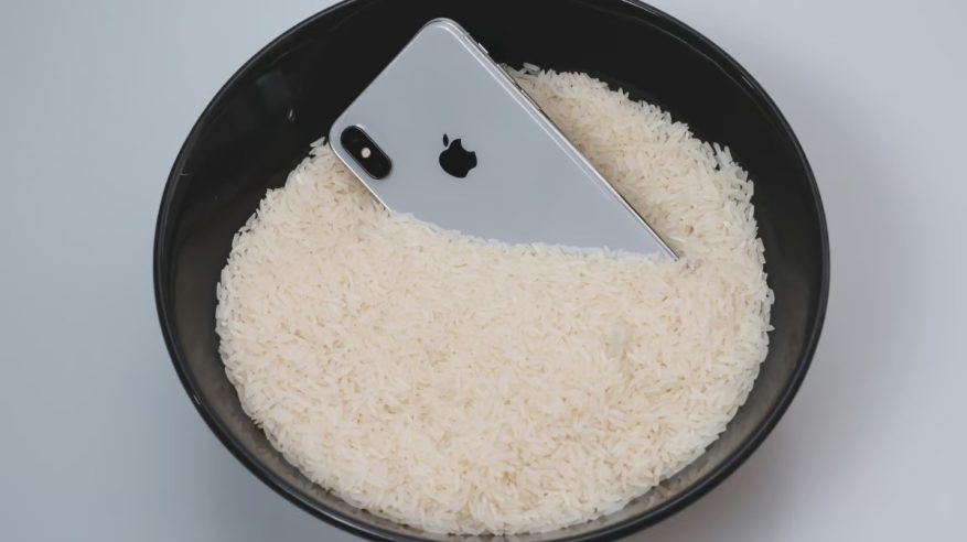 أبل تحذر من استخدام الأرز في تجفيف هواتف آيفون