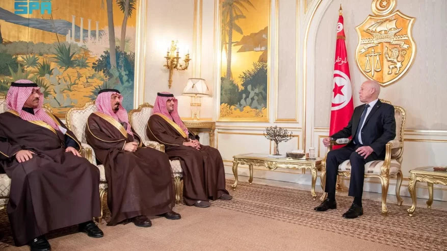 الرئيس التونسي يستقبل عبدالعزيز بن سعود ويبحثان التعاون الأمني