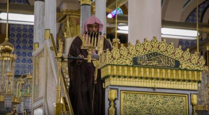 خطيب المسجد النبوي : التمسوا العلم وتجنبوا مجالس الغفلة والمجانة والمخازي