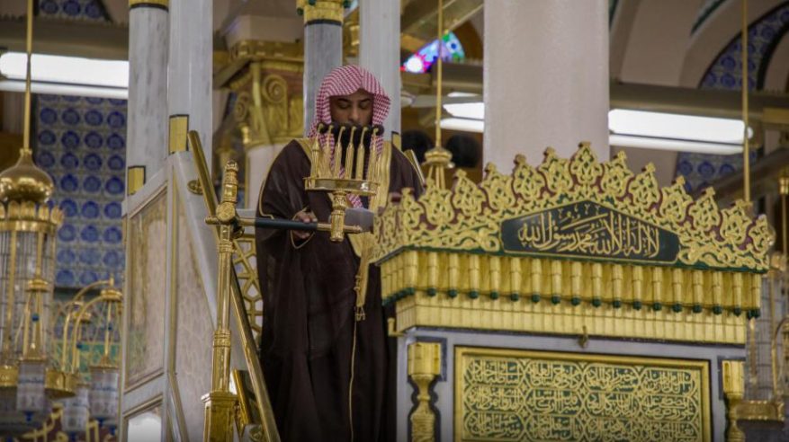 خطيب المسجد النبوي : التمسوا العلم وتجنبوا مجالس الغفلة والمجانة والمخازي
