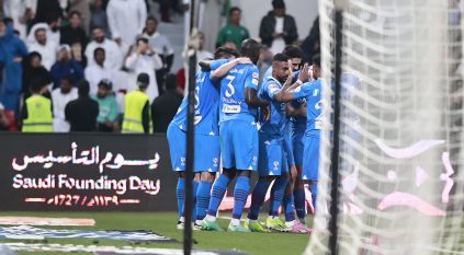 الهلال يُنهي الشوط الأول متقدمًا بثنائية ضد الاتفاق