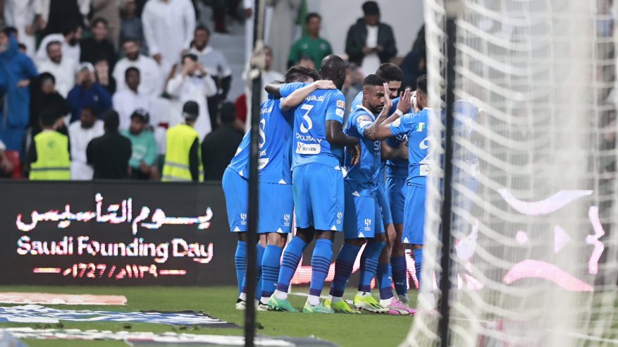 الهلال يُنهي الشوط الأول متقدمًا بثنائية ضد الاتفاق