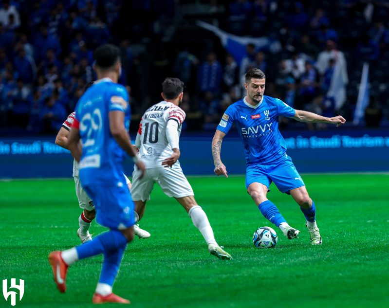 الهلال ضد الرائد