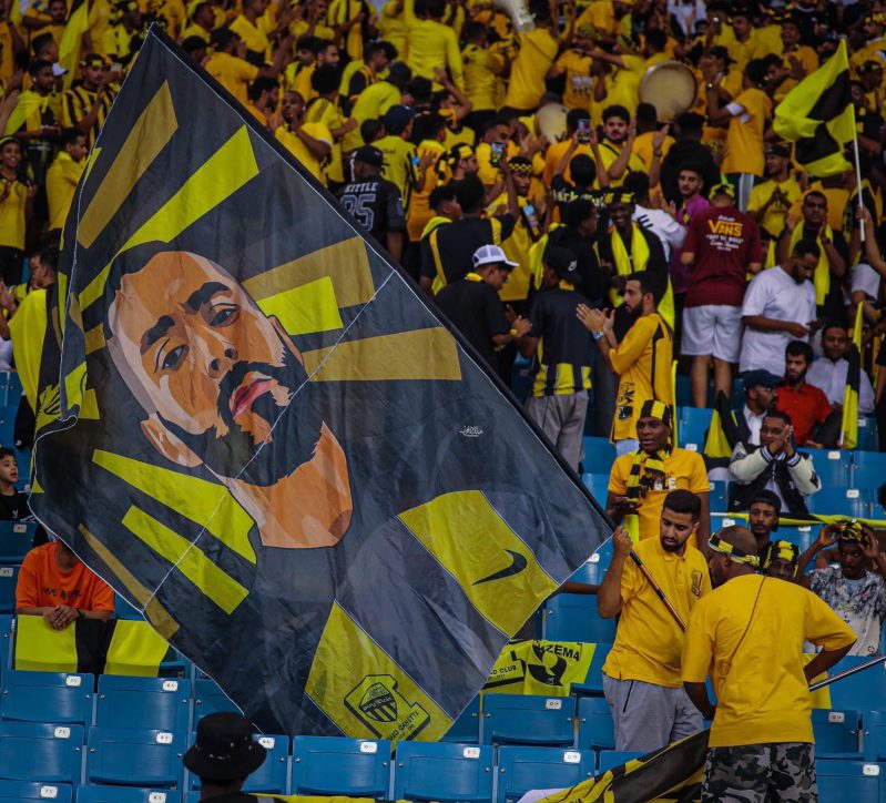 جماهير الاتحاد تدعم كريم بنزيما