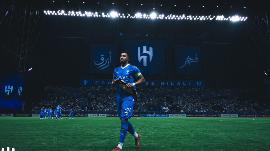 سالم الدوسري يخوض مباراته الـ400 مع الهلال