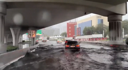 السيول والفيضانات تغلق شوارع دبي وتعرقل حركة المرور