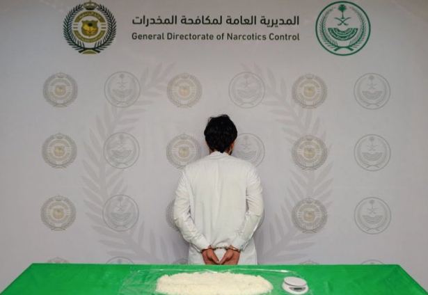 القبض على مقيم لترويجه 2.9 كيلوجرام شبو مخدر في جدة