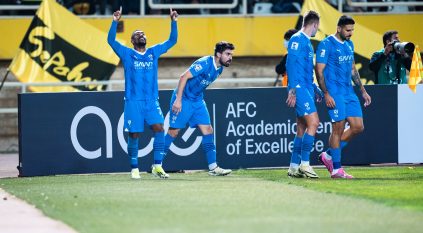 الكلاسيكو يفصل نادي الهلال عن رقم تاريخي