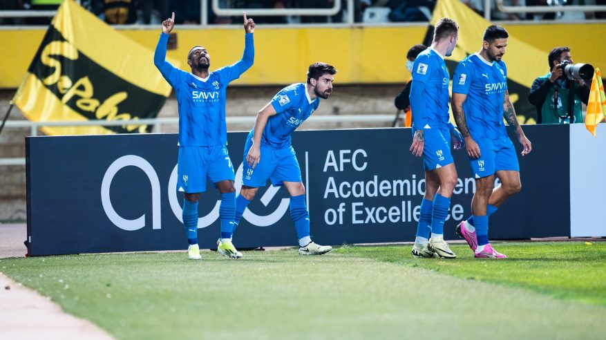 الهلال يتألق ويعبر سباهان بثلاثية